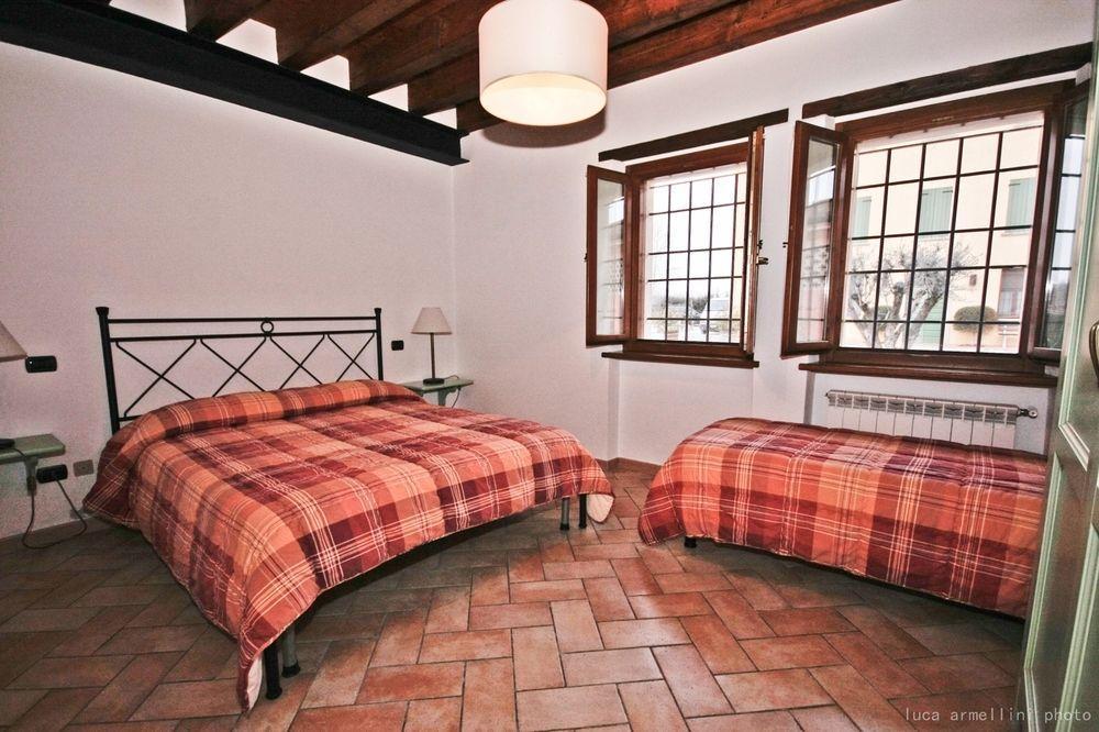 Апартаменти Agriturismo Cascina Boschi Вольта-Мантована Екстер'єр фото