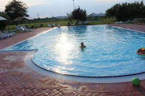 Апартаменти Agriturismo Cascina Boschi Вольта-Мантована Екстер'єр фото